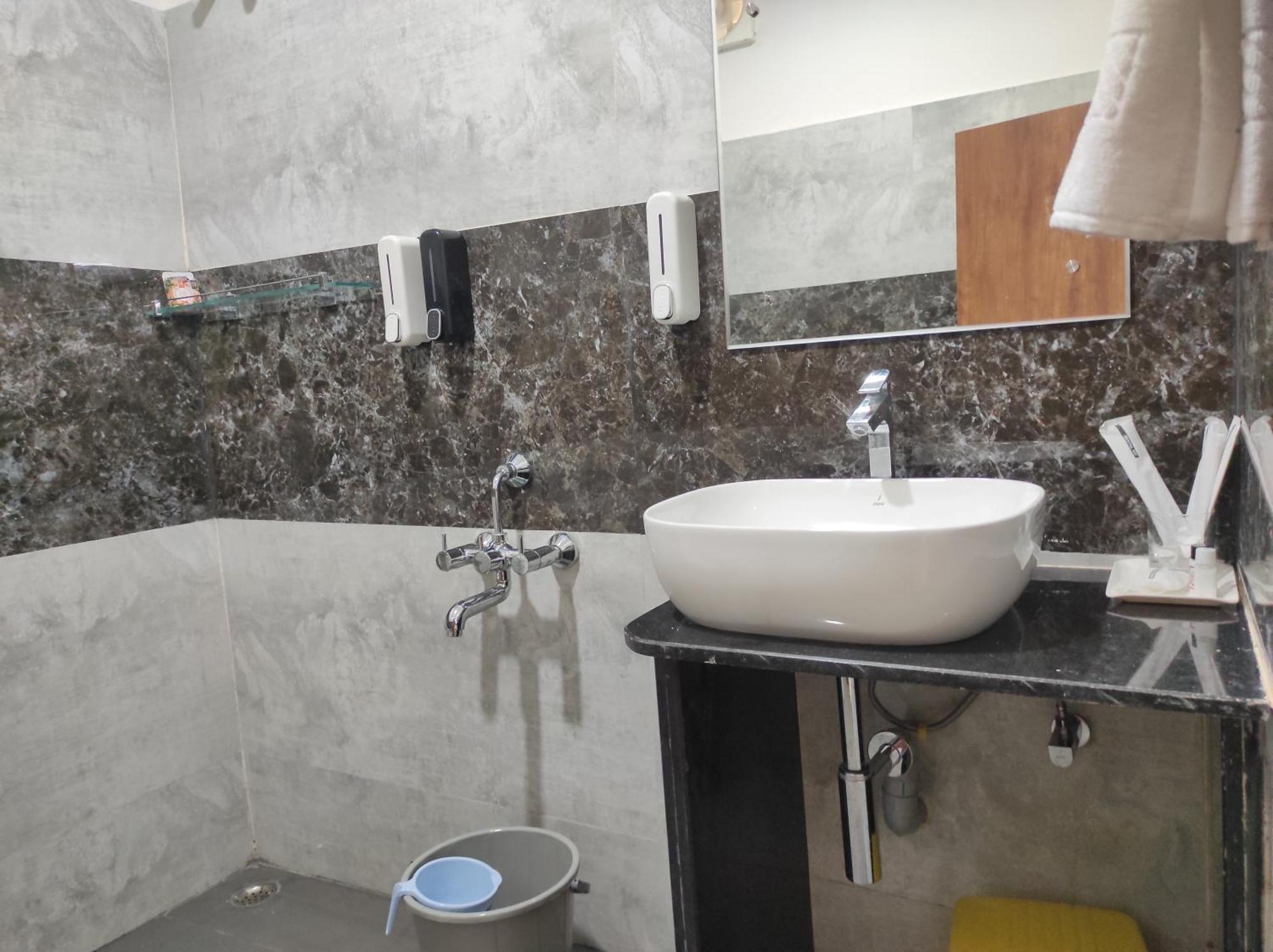 Hotel A G Palace Duliagaon المظهر الخارجي الصورة